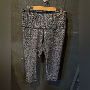 Women’s Lululemon Wunder Under Crop Hi Rise Black And White Leggings